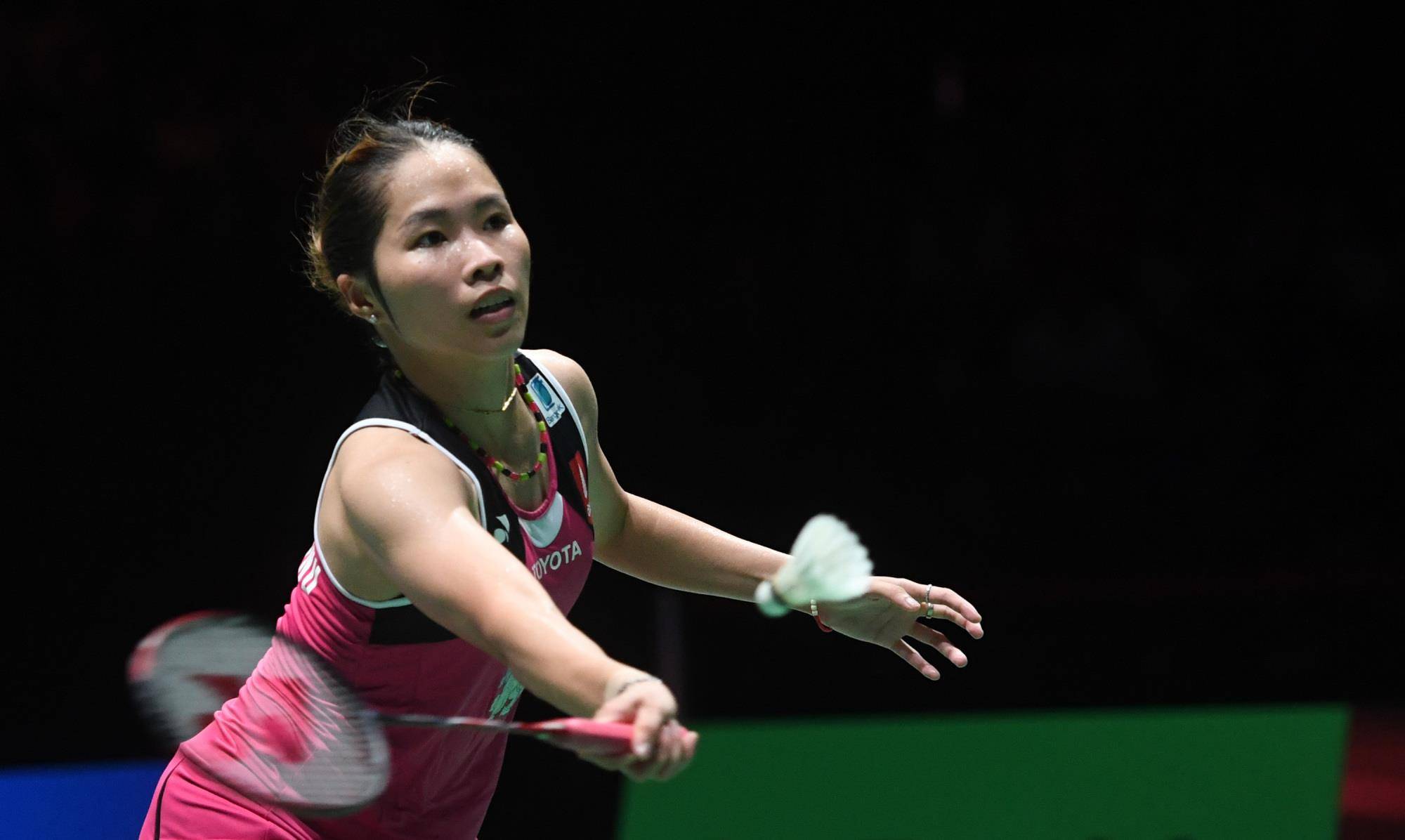 台上努力寻 台上努力寻