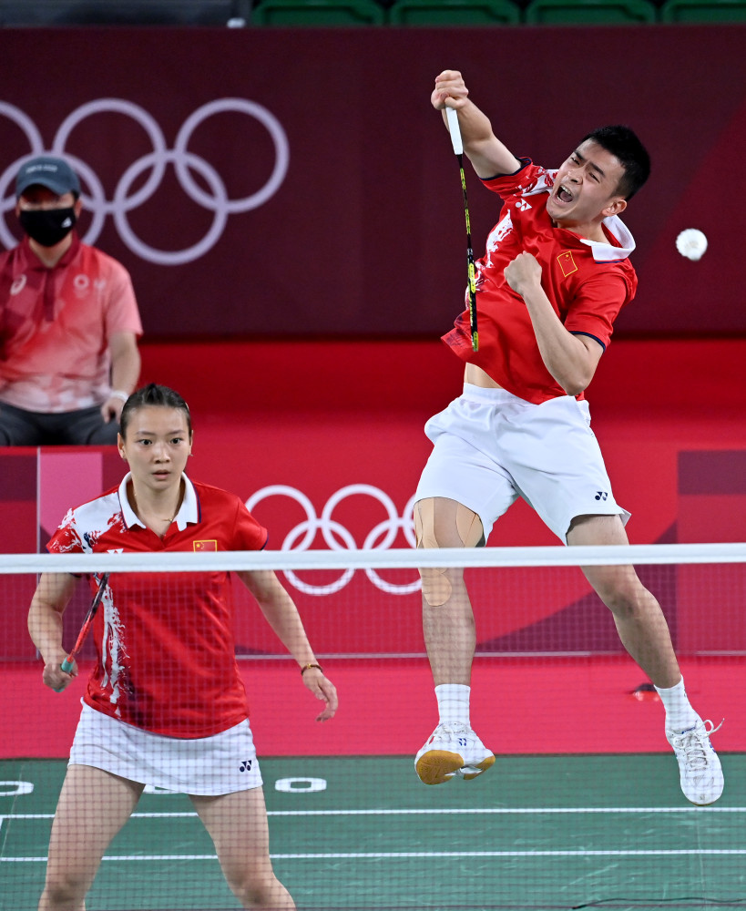 球后的转身 球后的转身